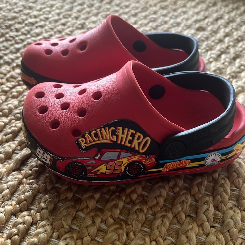Disney Pixar Lightning McQueen CROCS TODDLER 6C